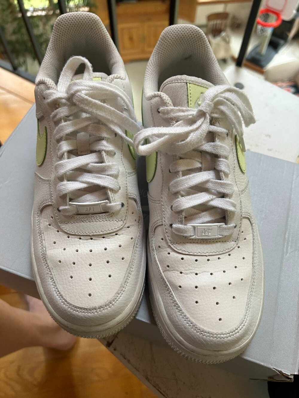 Nike Women's Air Force 1 '07 Low Sneakers Size 8